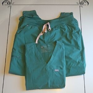 Figs Eucalyptus Scrub Set